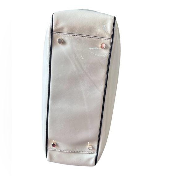 Kate Spade - Goldie Primrose Hill Patent Doe/Black - Picture 4 of 6